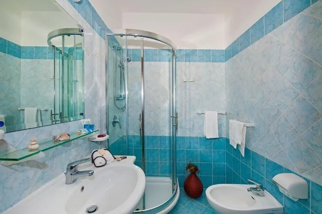 Comfort, Queen Bed, Il Gabbiano 3/3