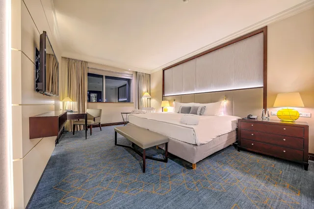 غرفة كلاسيكية بسرير كينج، Intercontinental Warsaw 7/10