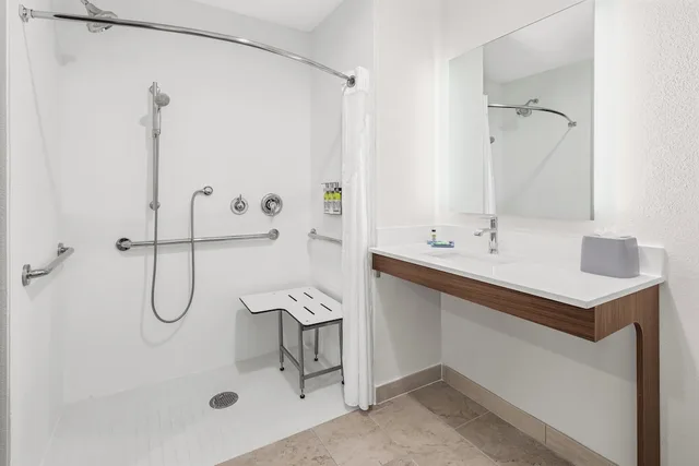 غرفة قياسية بسريرين كوين لذوي الإعاقة، Holiday Inn Express Hotel And Suites Palm Bay 2/2