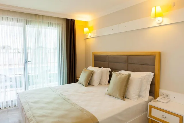غرفة بسرير مزدوج بإطلالة على المسبح، As Hotel Cesme 1/3