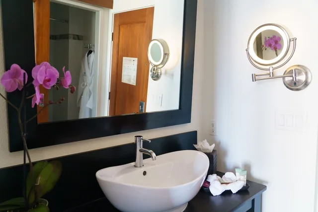 Classic, 2 Double Beds, City View, The Sofia 5/7