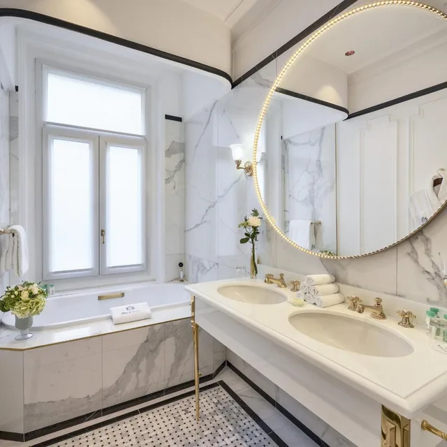 Duke of Westminster, Prestige, Suite، Hotel Westminster 3/6