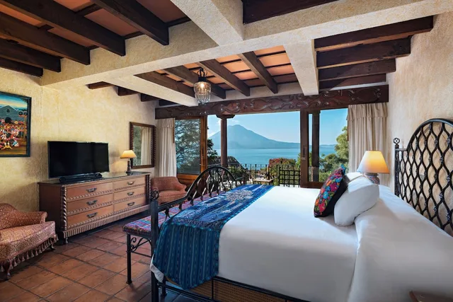 غرفة كومفورت بسرير كينج بإطلالة على البحيرة، ATITLAN 1/1