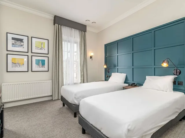 غرفة بريفيليج بسرير كينج، Mercure Salisbury White Hart Hotel 3/10