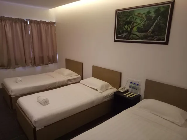 جناح ثلاثي، Hotel Sri Bernam 3/10