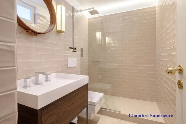 غرفة تنفيذية بسرير مزدوج مع أريكة، HOTEL BOILEAU 3/4