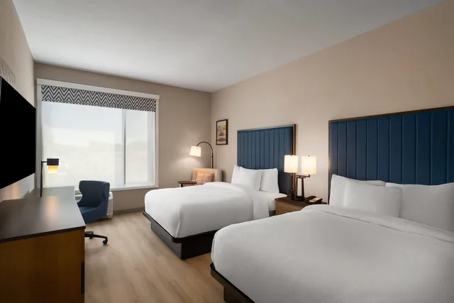 غرفة بسريرين كوين لذوي الإعاقة، La Quinta Inn & Suites by Wyndham Tracy 3/7