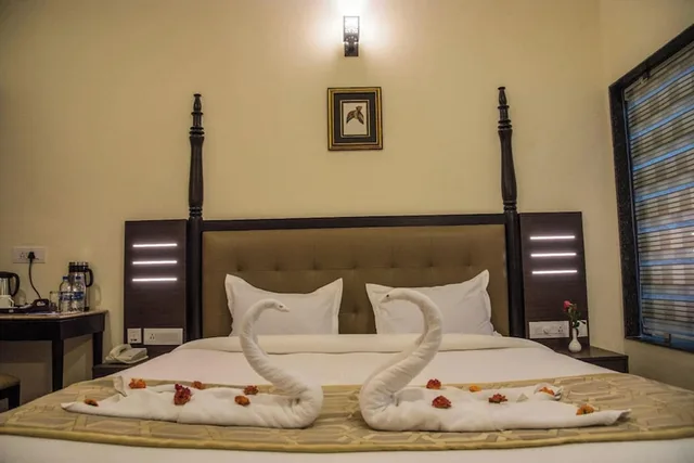 غرفة ديلوكس بسرير كينج، HOTEL LABH GARH PALACE 2/6
