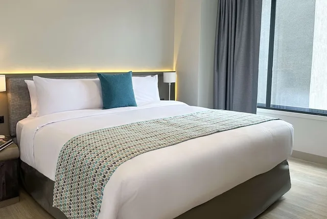 غرفة بزنس بسرير كينج، La Quinta by Wyndham Quito 7/10