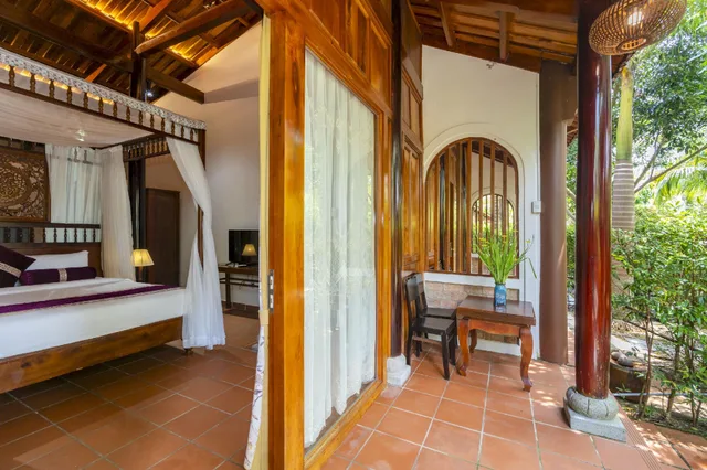 بنغل بسرير كينج بإطلالة على المسبح، Maison Du Vietnam Resort & Spa 2/2