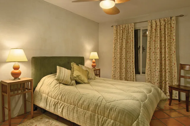 1 Bedroom, Condominium, Queen Bed، Fort Marcy Hotel Suites 6/10