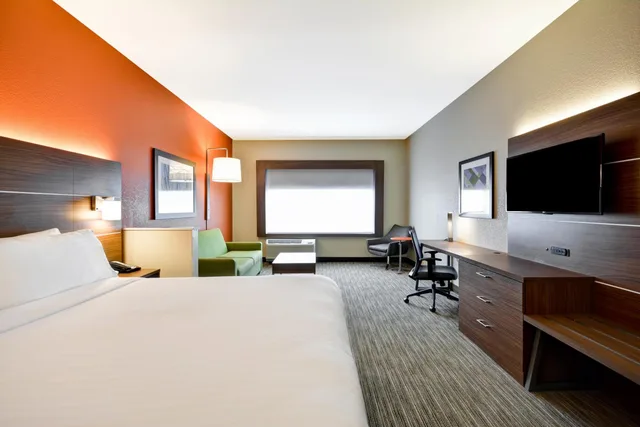 غرفة بسرير كينج مع أريكة لذوي الإعاقة، HOLIDAY INN EXPRESS EVANSVILLE 1/1