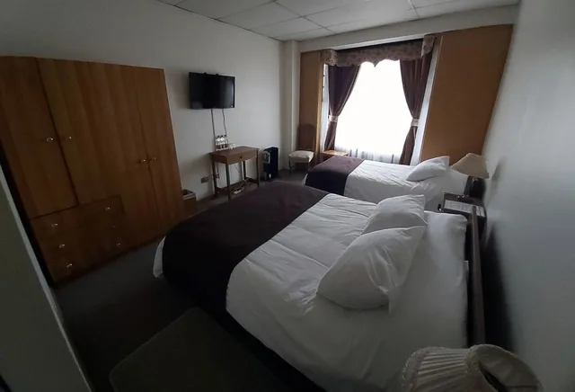 غرفة قياسية ثلاثية، Hotel Esmeralda 1/4