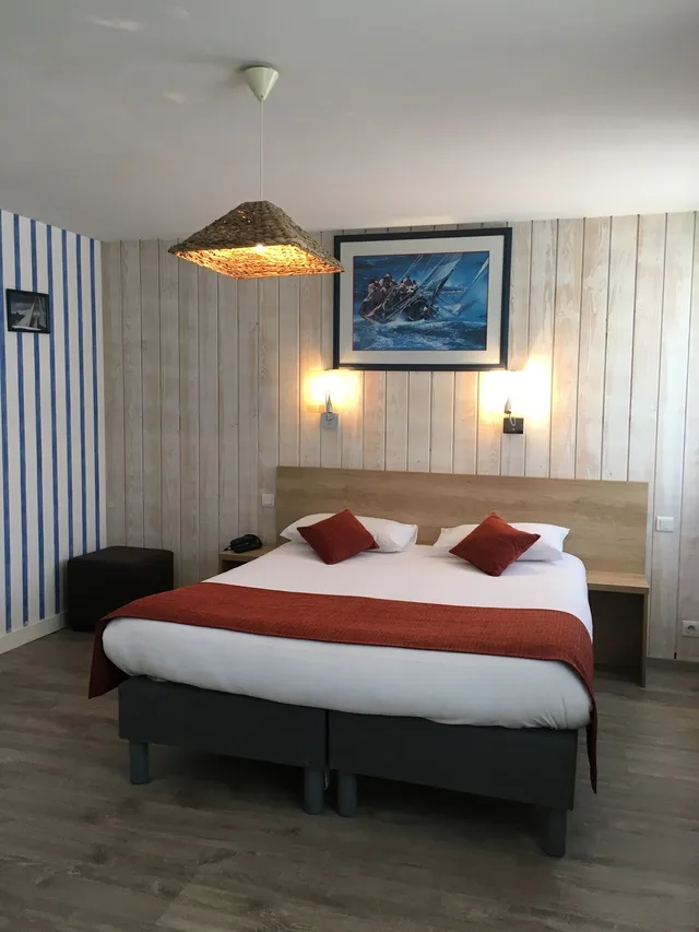 غرفة بسرير كوين، Hotel Des Halles 3/9