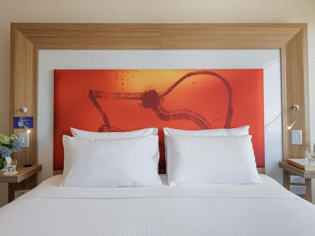 جناح سوبيريور بسرير كينج بشرفة، Novotel Sydney Olympic Park 3/6