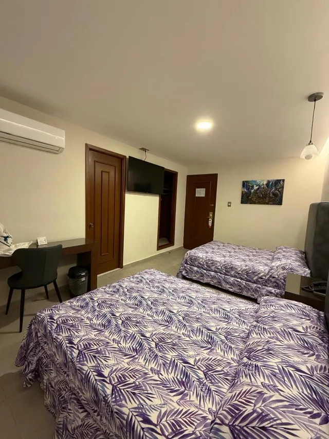 Room, Twin Beds, Hotel Impala 10/10
