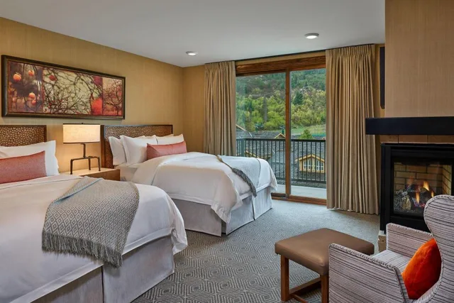 Fire, Park, Guest Room, 2 Queen Beds, Balcony، The St. Regis Deer Valley 1/6