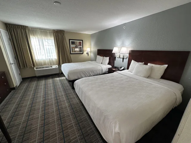 Efficiency, 2 Queen Beds، MainStay Suites Coralville - Iowa City 1/7