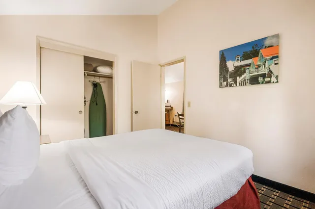 كوخ، Northern Queen Inn 1/3