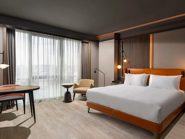 غرفة سوبيريور بسرير مزدوج بإطلالة على المدينة، Movenpick Hotel Istanbul Marmara Sea 2/8