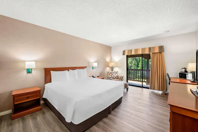 جناح بسرير كينج، Best Western Stagecoach Inn 1/2