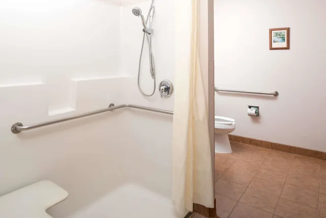 جناح استوديو بسرير كينج لذوي الإعاقة، Days Inn & Suites By Wyndham Spokane Airport Airway Heights 10/10