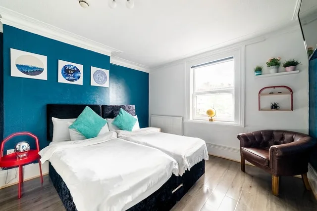 Basic, Queen Bed, Book a Bed Hostels (ex. Venture Hostel) 7/10