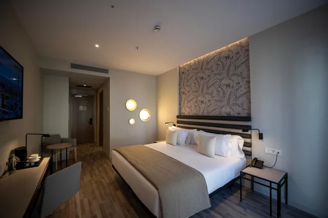 غرفة مريحة بسرير مزدوج، Abba Sevilla Hotel 2/2