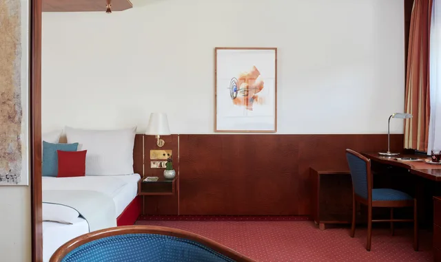 Business, Double Bed, Living Hotel Weißensee By Derag 5/6