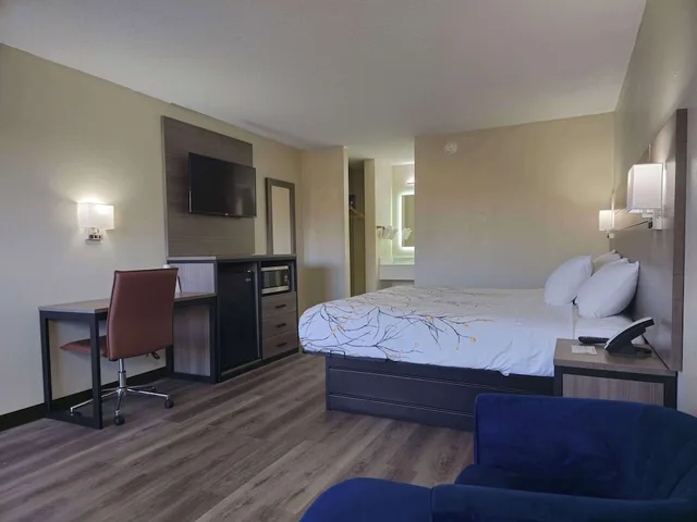 Room, King Bed, Smoking, Americas Best Value Inn Elizabethtown 2/5