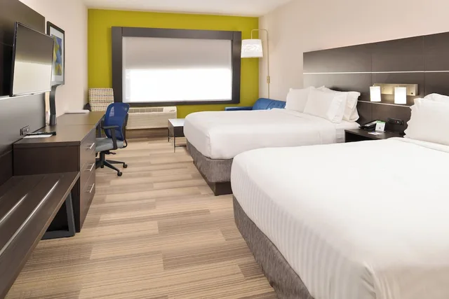 جناح بسريرين كوين مع أريكة، HOLIDAY INN EXPRESS & SUITES KANSAS CITY - LEE'S SUMMIT 3/5