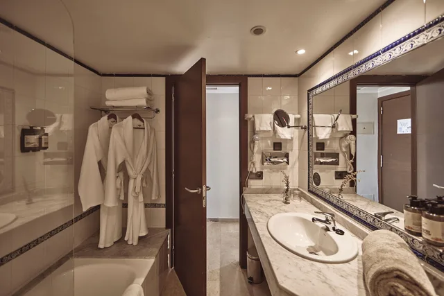 غرفة كومفورت بسرير مزدوج بإطلالة على البحر بشرفة، Hotel Maristel - Adults Only 10/10