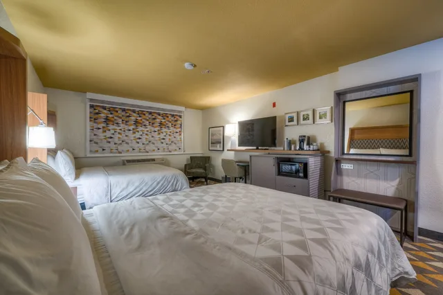 غرفة قياسية بسريرين كوين لذوي الإعاقة، Holiday Inn Tacoma Mall 2/6