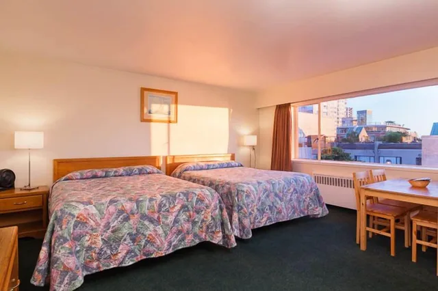 غرفة رباعية، English Bay Hotel 2/4