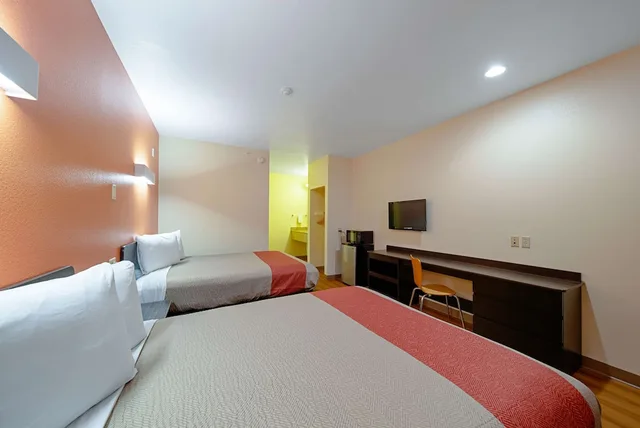 غرفة قياسية بسريرين مزدوجين لذوي الإعاقة، Motel6 Rhome, TX 1/9