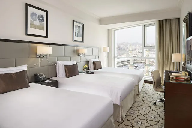 غرفة كلاسيكية رباعية بسرير فردي، فندق مكة سويس أوتيل(Swissotel Makkah) 2/2