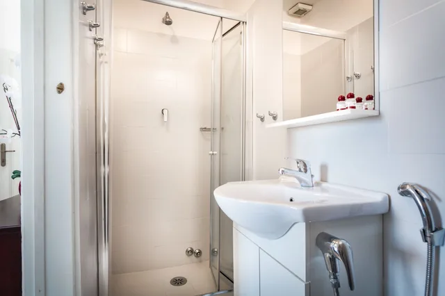 غرفة قياسية رباعية بسرير مزدوج وسريرين منفصلين، Casa Micol 3/3