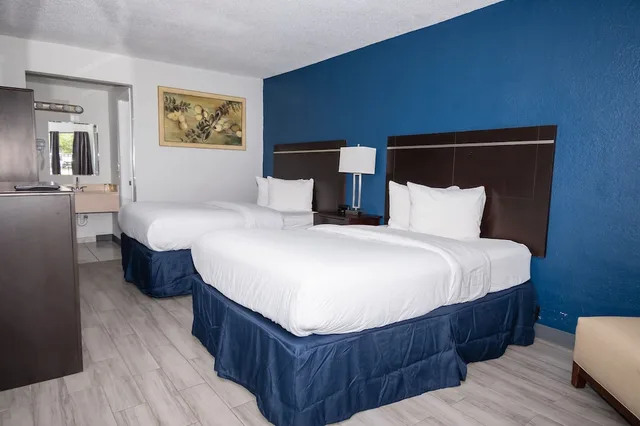 Deluxe, 2 Queen Beds, Motel6 Altamonte Springs, FL 6/10