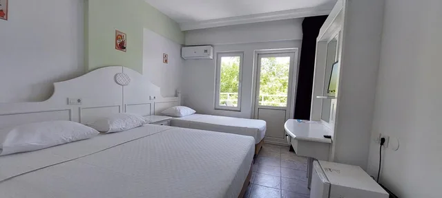 غرفة قياسية ثلاثية، UK HOTEL KIRIS 5/7