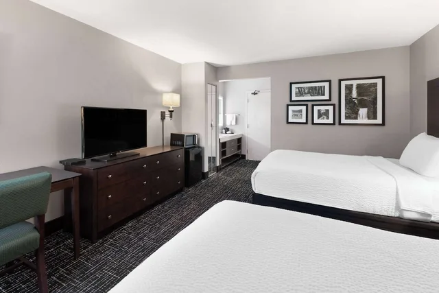 غرفة ديلوكس بسريرين مزدوجين، La Quinta Inn Sheboygan 4/6