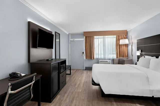 غرفة تنفيذية بسرير كوين، SureStay Plus Hotel By Best Western Brandywine Valley 2/7