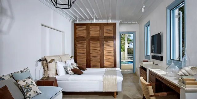 Suite, King Bed, Water Front, Jetted Tub, Main Building، Belvedere Waterfront Villa and Suites 1/3