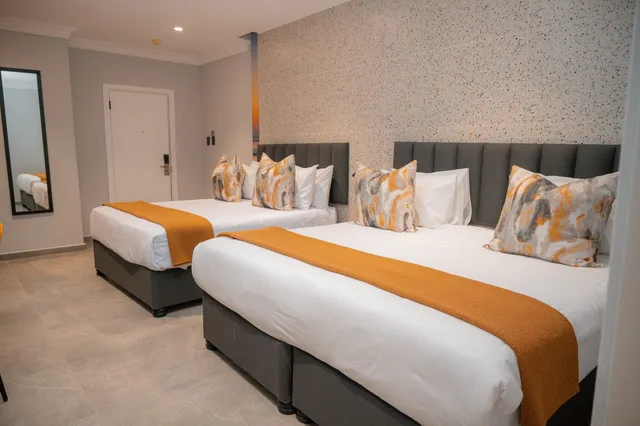 غرفة عائلية، Pavilion Hotel & Conference Centre 1/3