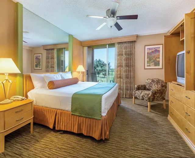 شقة سكنية بسرير كينج بغرفة نوم واحدة مع أريكة بمطبخ، Worldmark Palm Springs - Plaza Resort and Spa 1/2