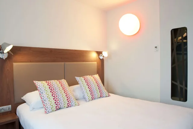 Standard, Double Bed, CAMPANILE LIMOGES CENTRE - GARE 4/10