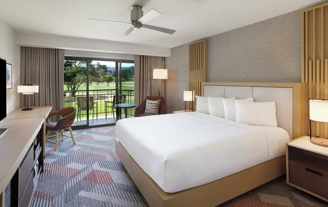 Room, King Bed, Golf Course View, Balcony، Hyatt Regency Monterey Hotel and Spa on Del Monte Golf Course 1/6