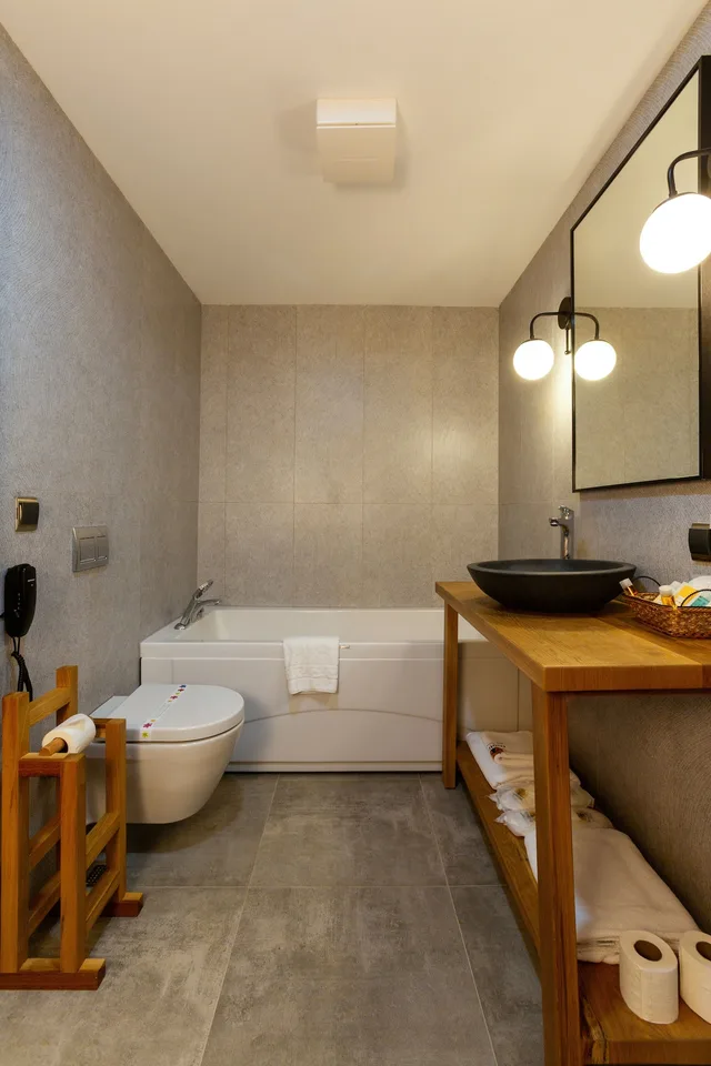 جناح عائلي بسرير كينج مع أريكة بحوض جاكوزي، Molino Hotel 5/6