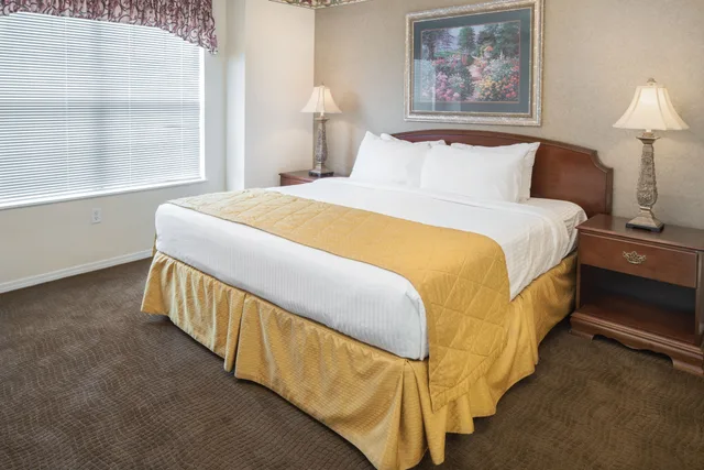 جناح بغرفتي نوم، The Suites At Fall Creek 2/6
