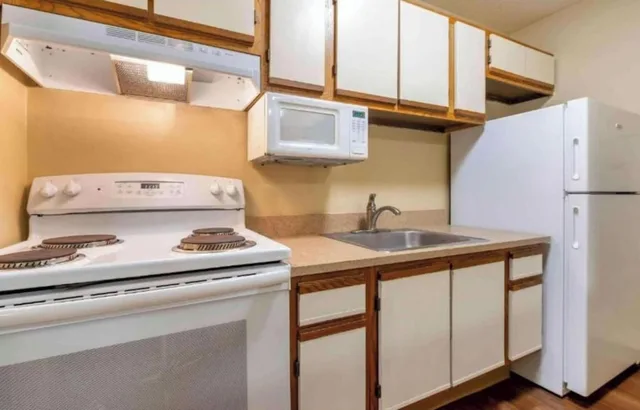1 Queen Bed - Suite, Non-Smoking, Micfridge، Studio6 Suites Greenville, SC - Haywood Mall 5/5