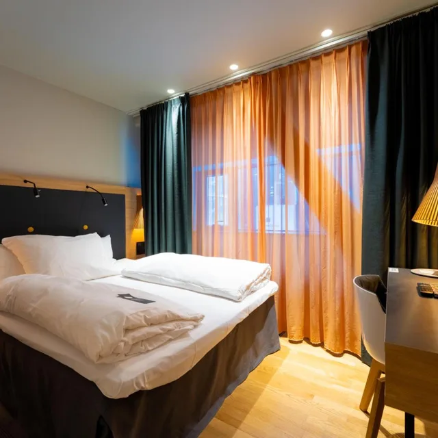 غرفة قياسية بسرير كينج، Clarion Hotel The Edge 1/10